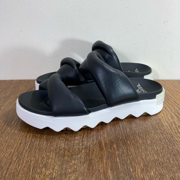 New Sorel Viibe Twist Slide Sandal Women’s Various Sizes Black/Sea Salt - Picture 2 of 7